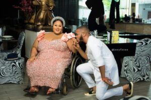 woman wheelchair wed